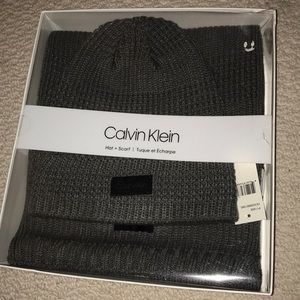 hat and scarf set Calvin Klein
